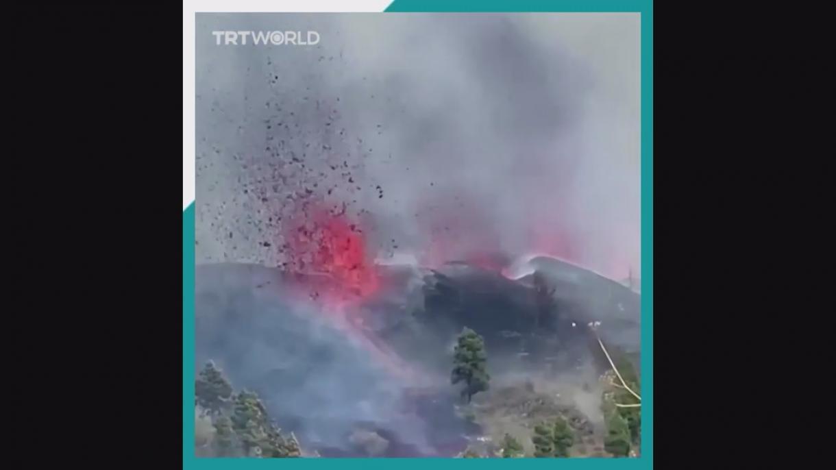 Kanar utrawlarındağı vulkannıñ lavaları öylärne yandırdı (video)