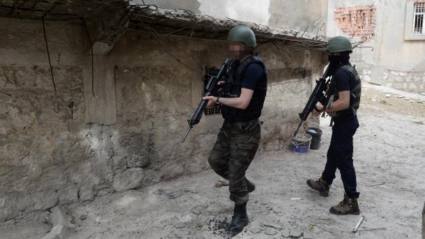 土耳其东部向PKK发起行动 两名恐怖分子被击毙