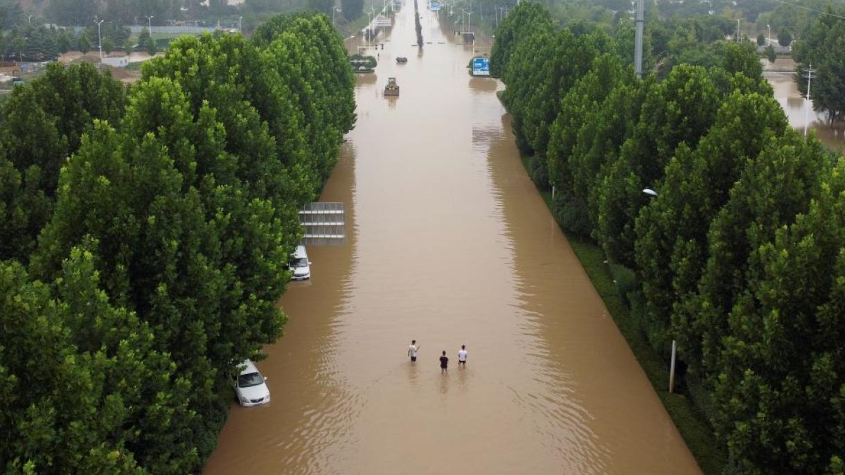 Súlyos árvizek sújtják Kínát