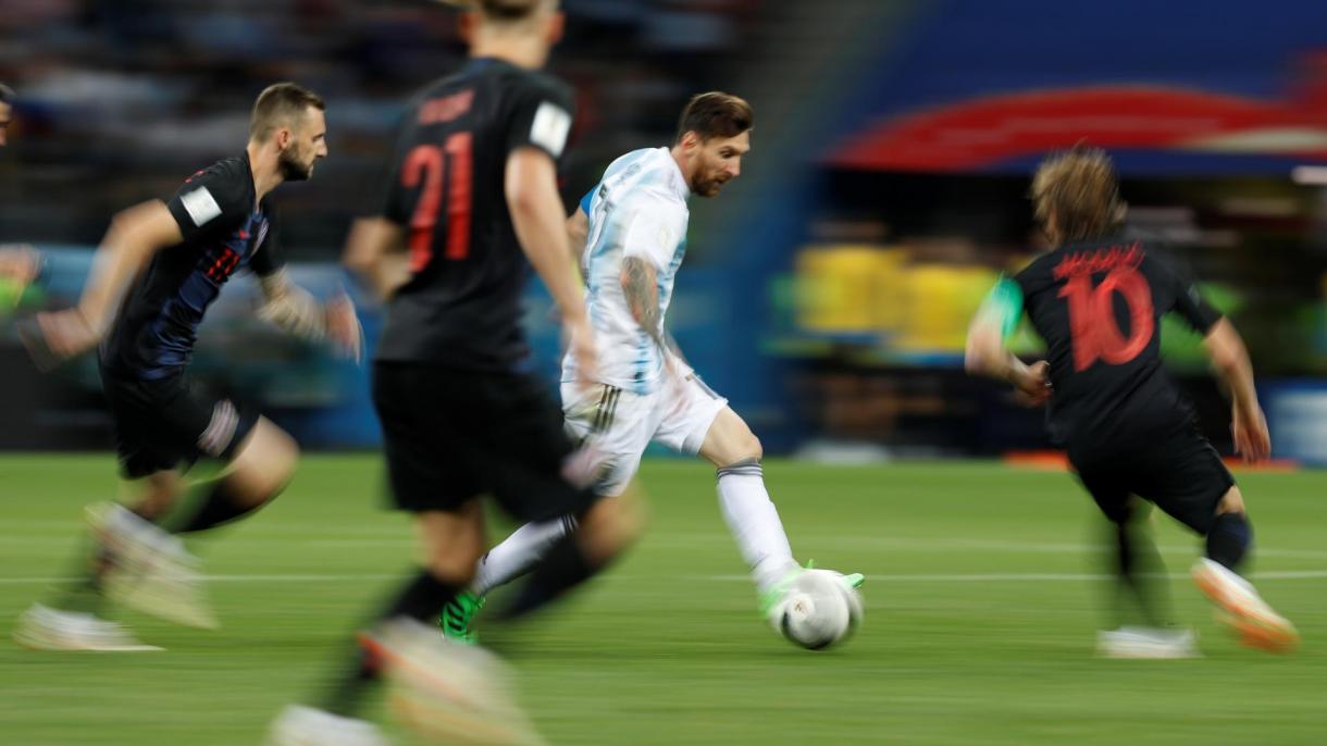 عالمی  فٹ بال کپ کا پہلا سیمی فائنل ارجنٹائن اور کروشیا کے درمیان