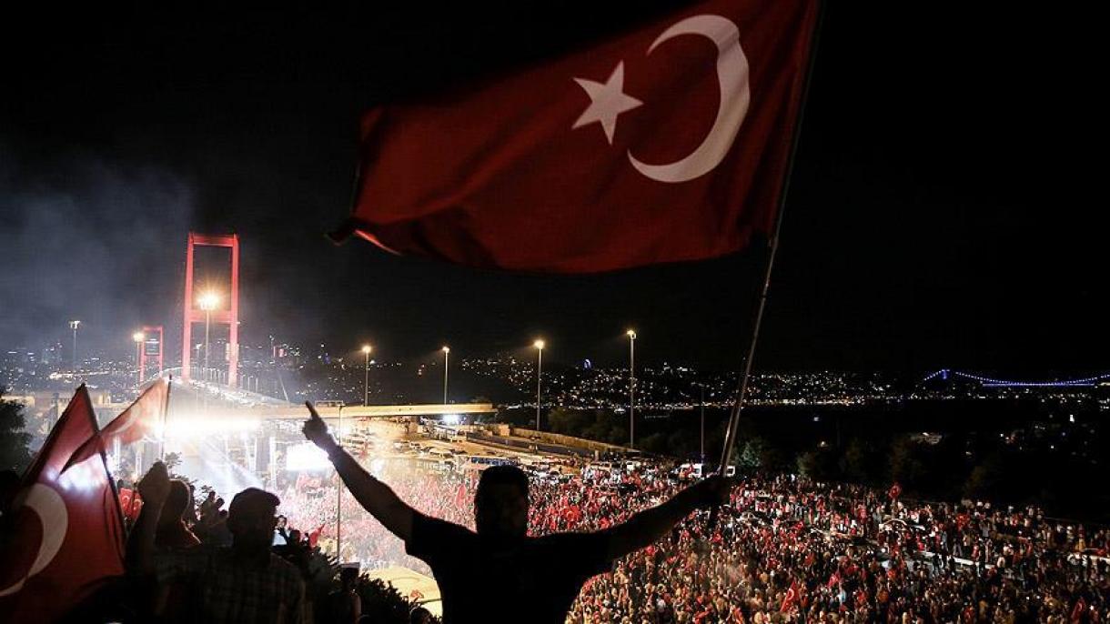 در ترکیه ملت میدان ها را ترک نمیکنند