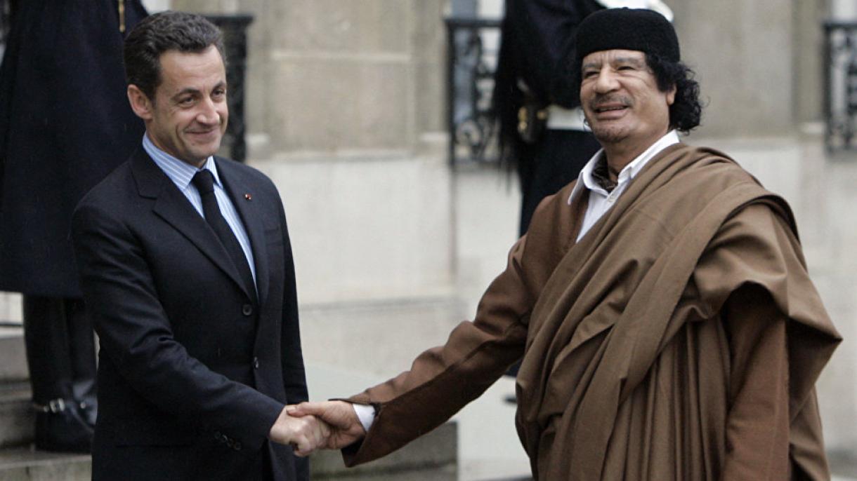 Gheddaf avrebbe  donato” all’ex presidente francese Nicolas Sarkozy 8 milioni di dollari