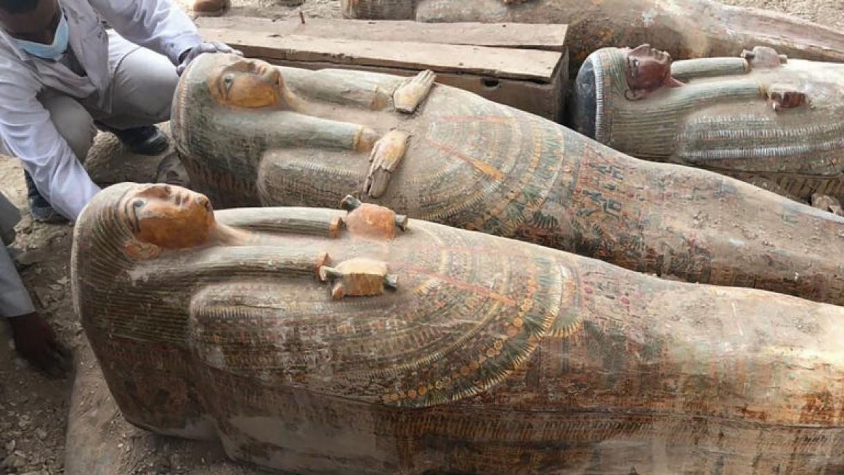 Descubren 20 ataúdes antiguos de más de 2 mil años en Luxor, Egipto