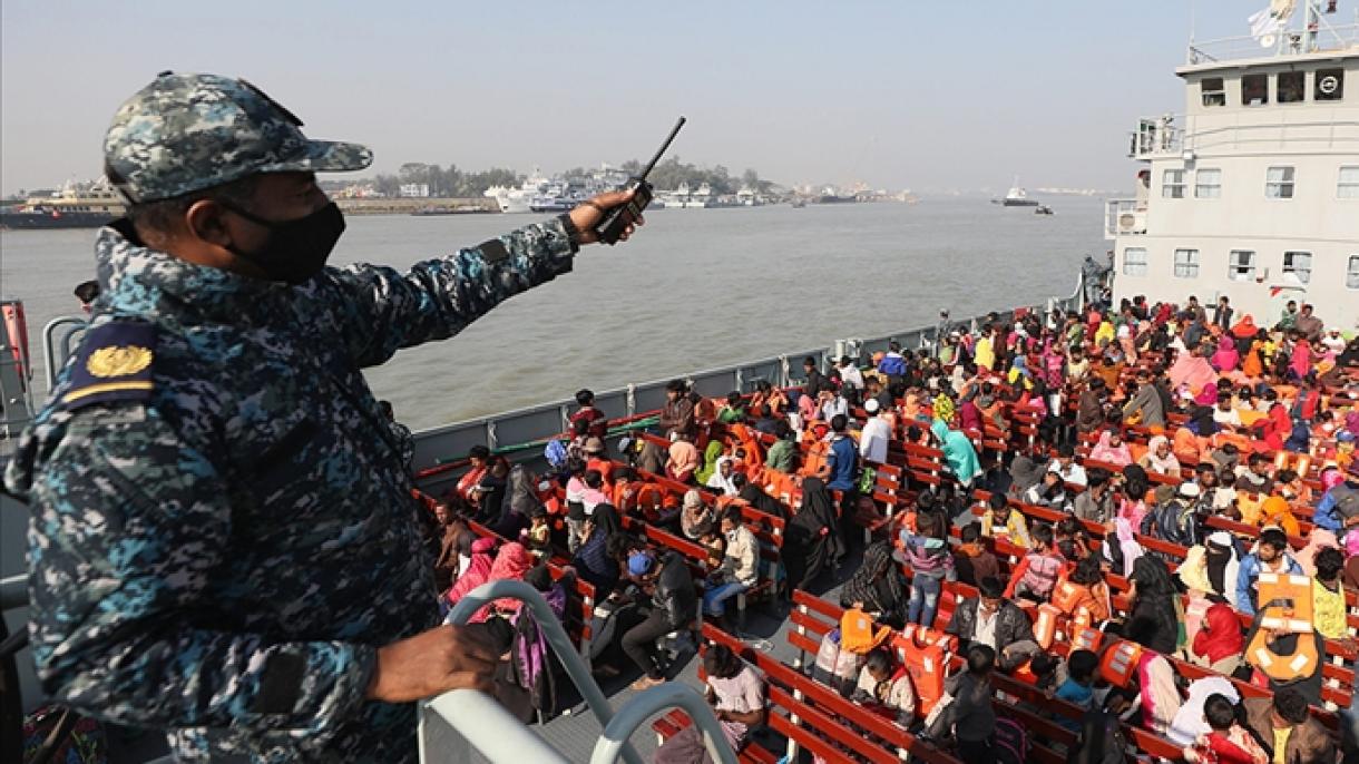 Бангладеш аракандык мусулмандарды Бхасан Чар аралына жөнөттү
