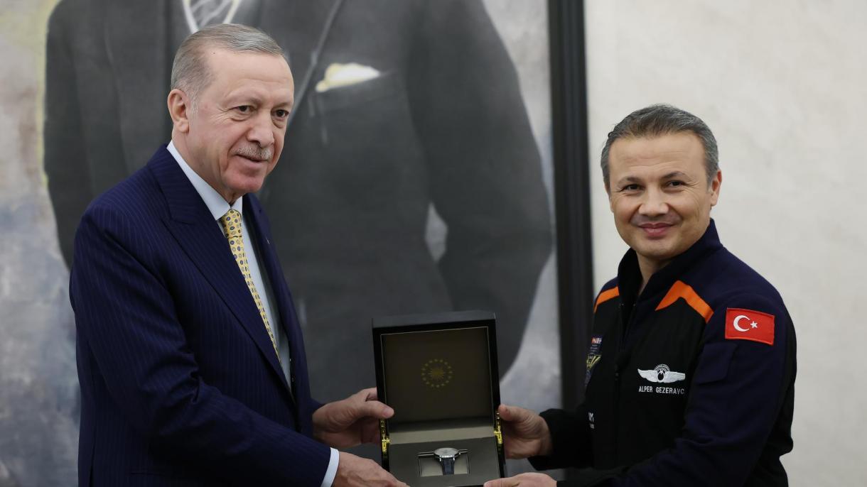 Prezident Erdogan ilkinji türk astronawt Alper Gezerawjyny kabul etdi