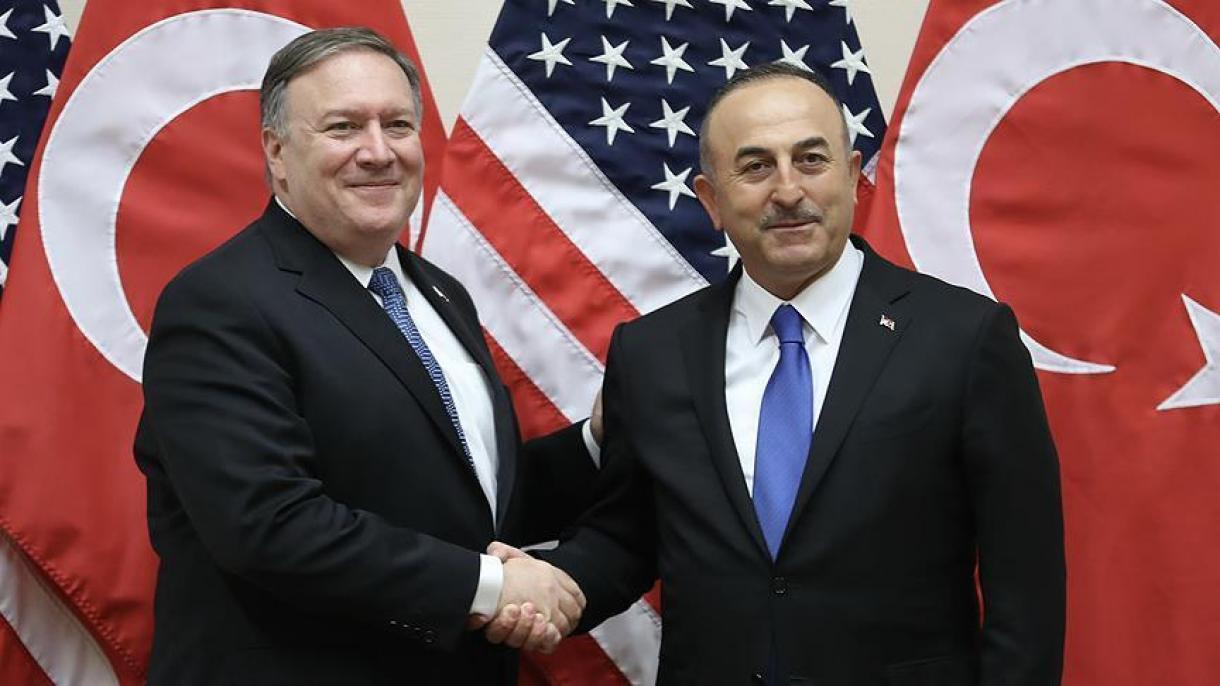 Mövlud Çavuşoğlu ilə Mayk Pompeo arasında telefon danışığı olub