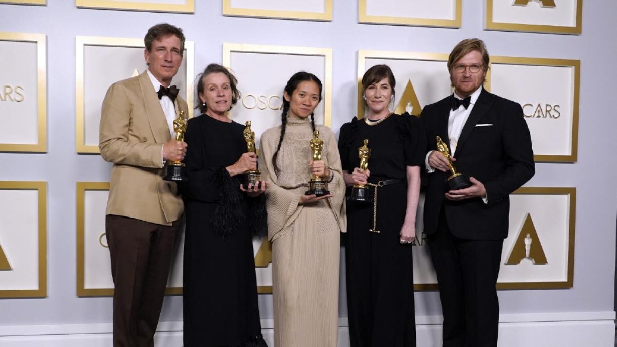 "Nomadland" fituesi i Çmimit Oscar për filmin më të mirë