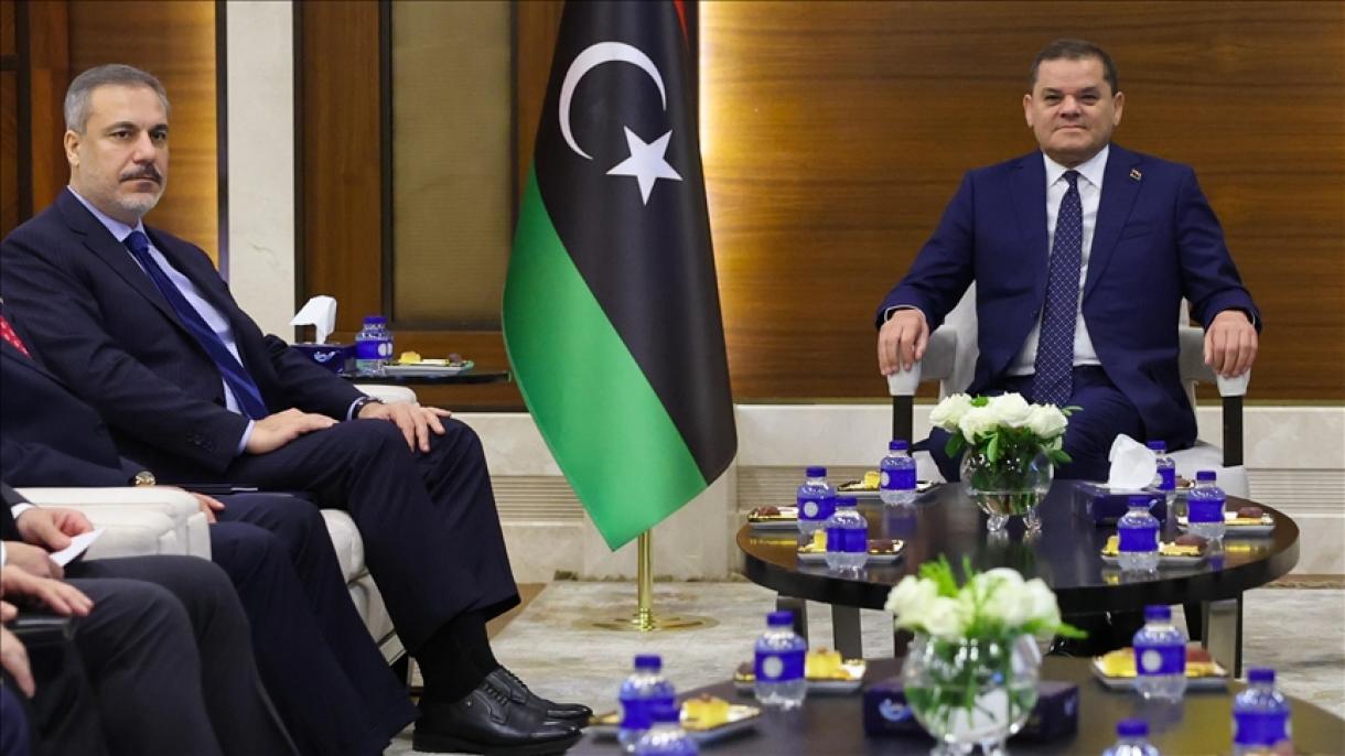 Министр Фидан Ливияға барды