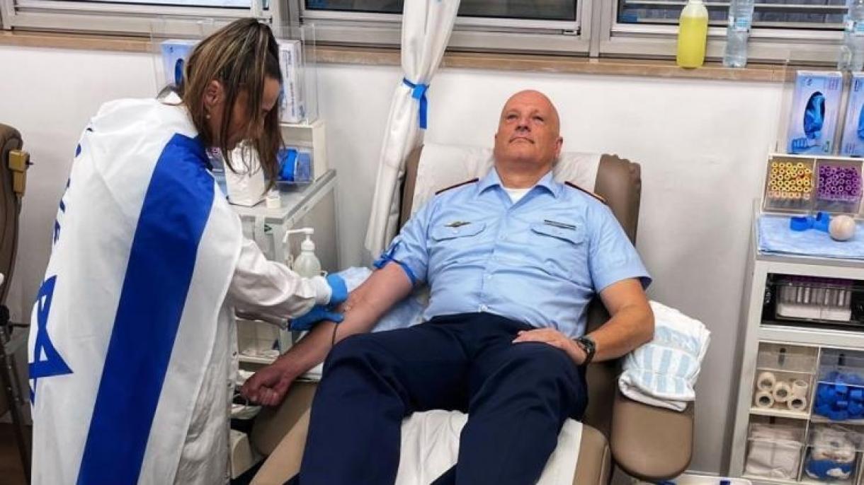 فرمانده نیروی هوایی آلمان در اسرائیل خون اهدا کرد