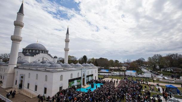 اردوغان په امريكا كې د دوو منارو لومړى جامع مسجد پرانيست.