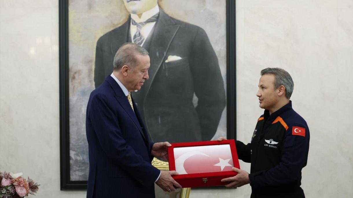 Erdogan: “Ojalá, enviemos pronto a nuestro segundo astronauta al espacio"