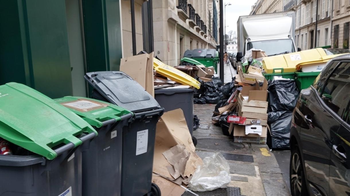 法国内政部要求巴黎市政府强制清洁工人重返岗位