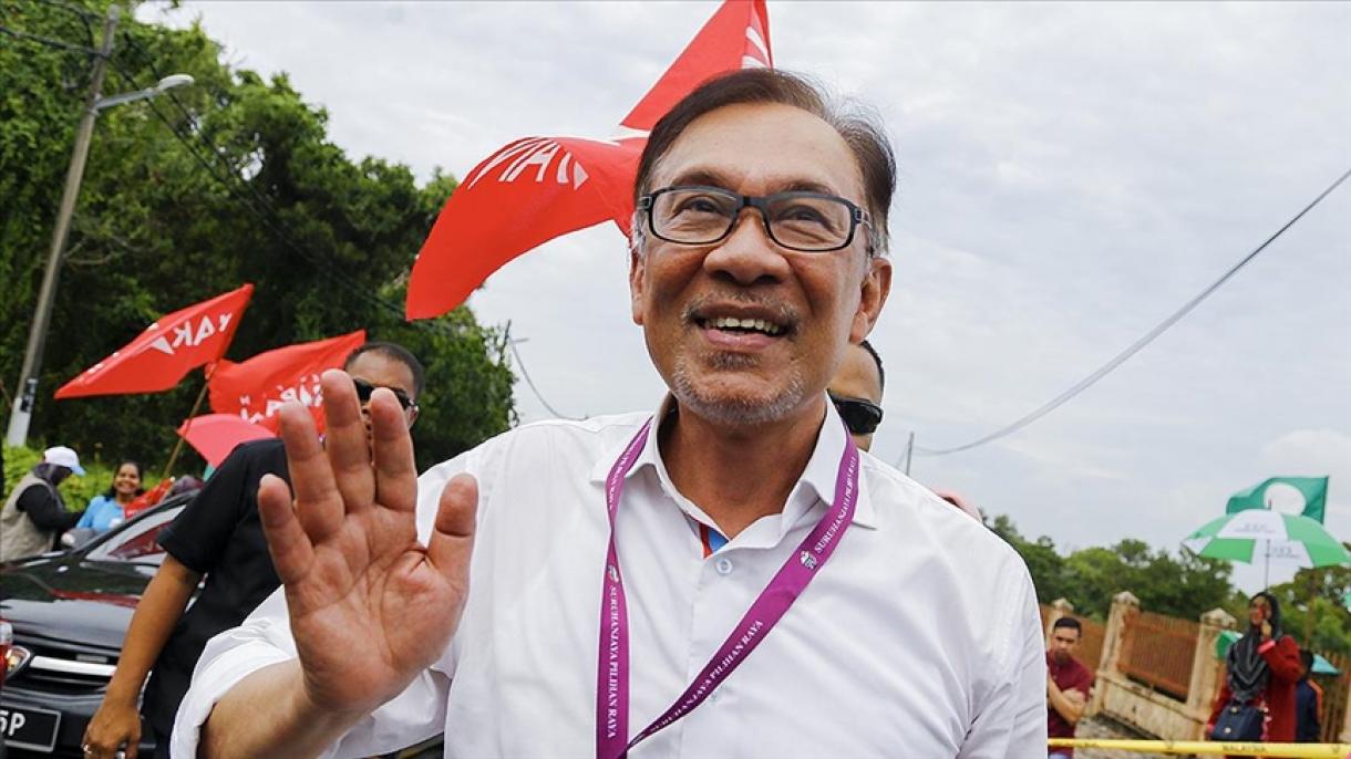 پیروزی انور ابراهیم در پانزدهمین دوره انتخابات سراسری مالزی