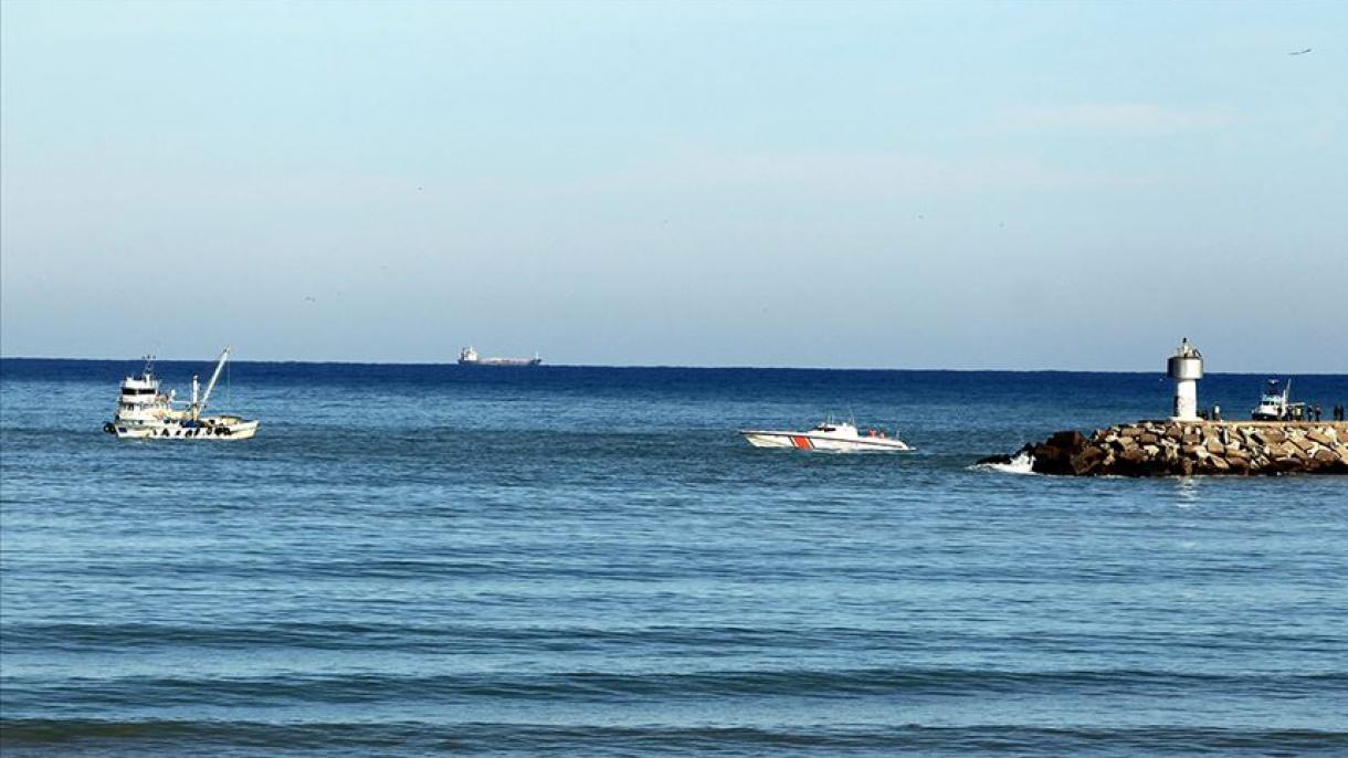 Un tanque de bandera rusa colisionó con un barco pesquero en aguas de Kilyos, Estambul