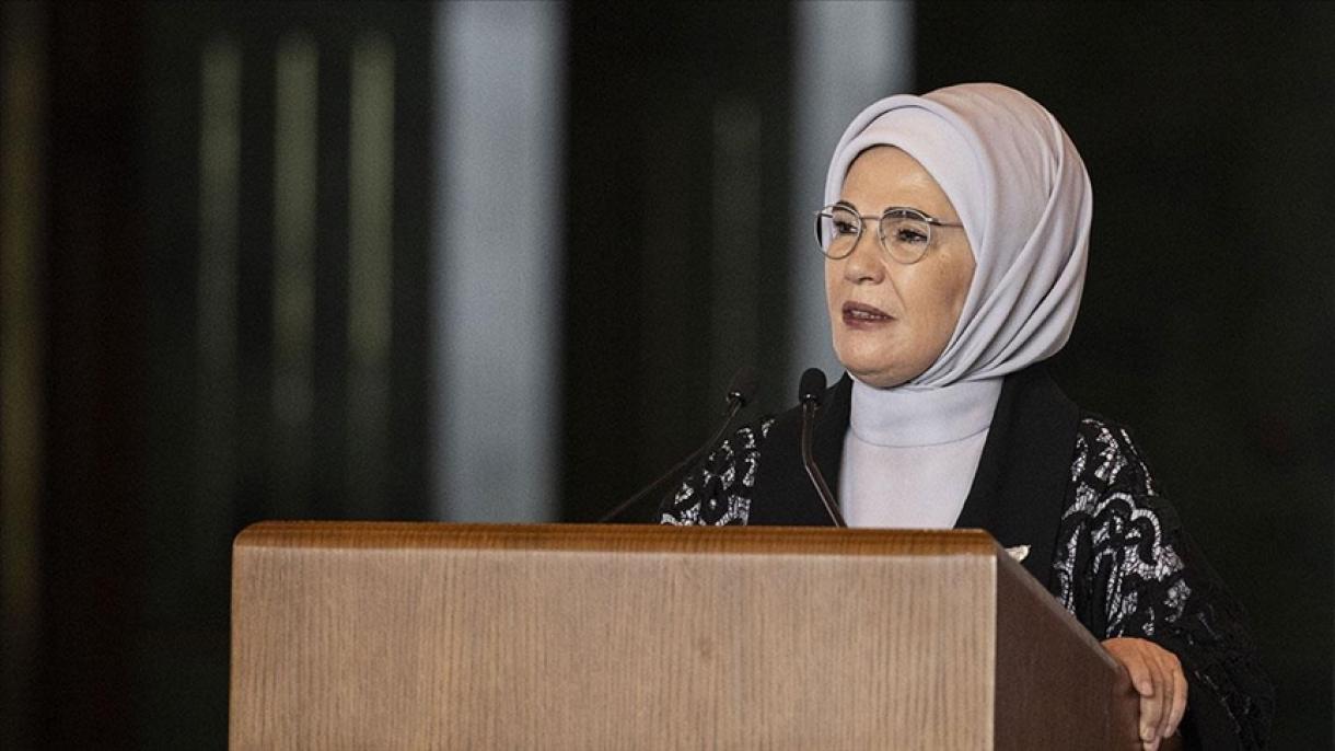 Primera dama turca: “Deben volar las cometas en lugar de las bombas en Gaza”