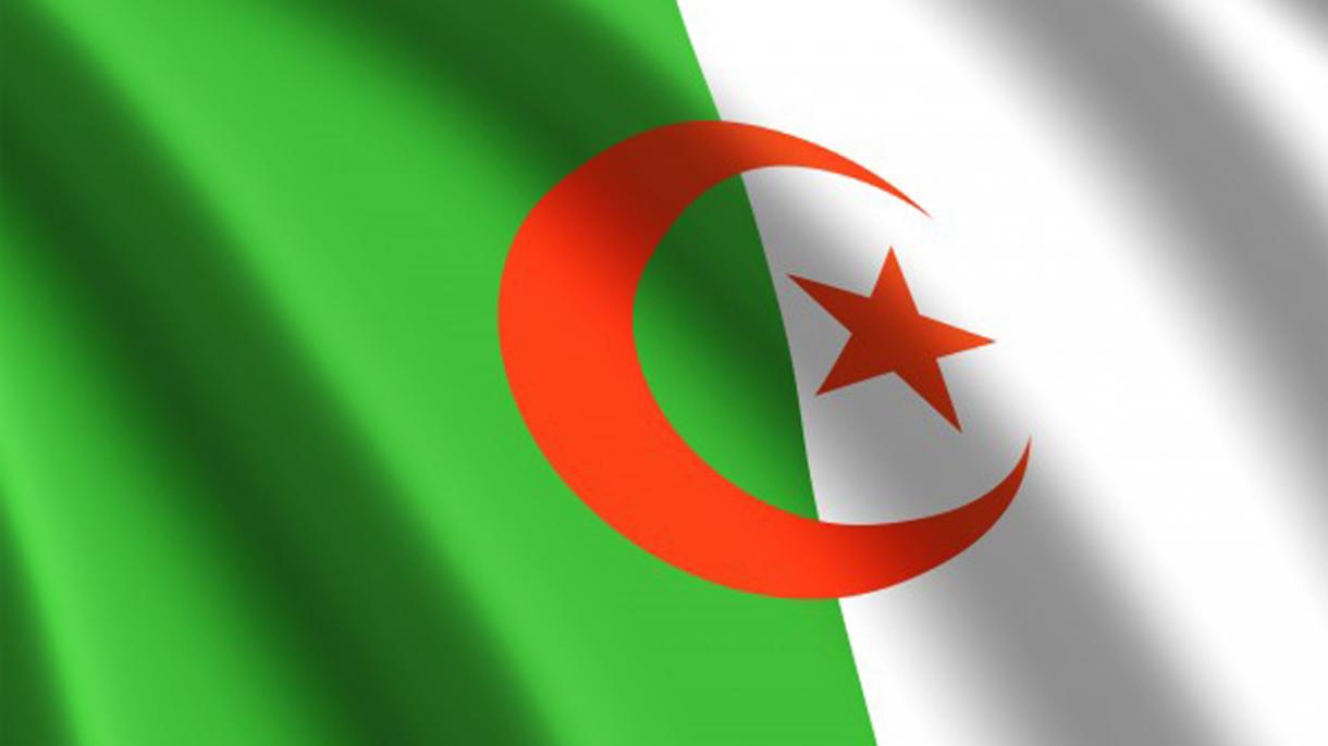 阿尔及利亚人抗议现任总统第5次竞选连任