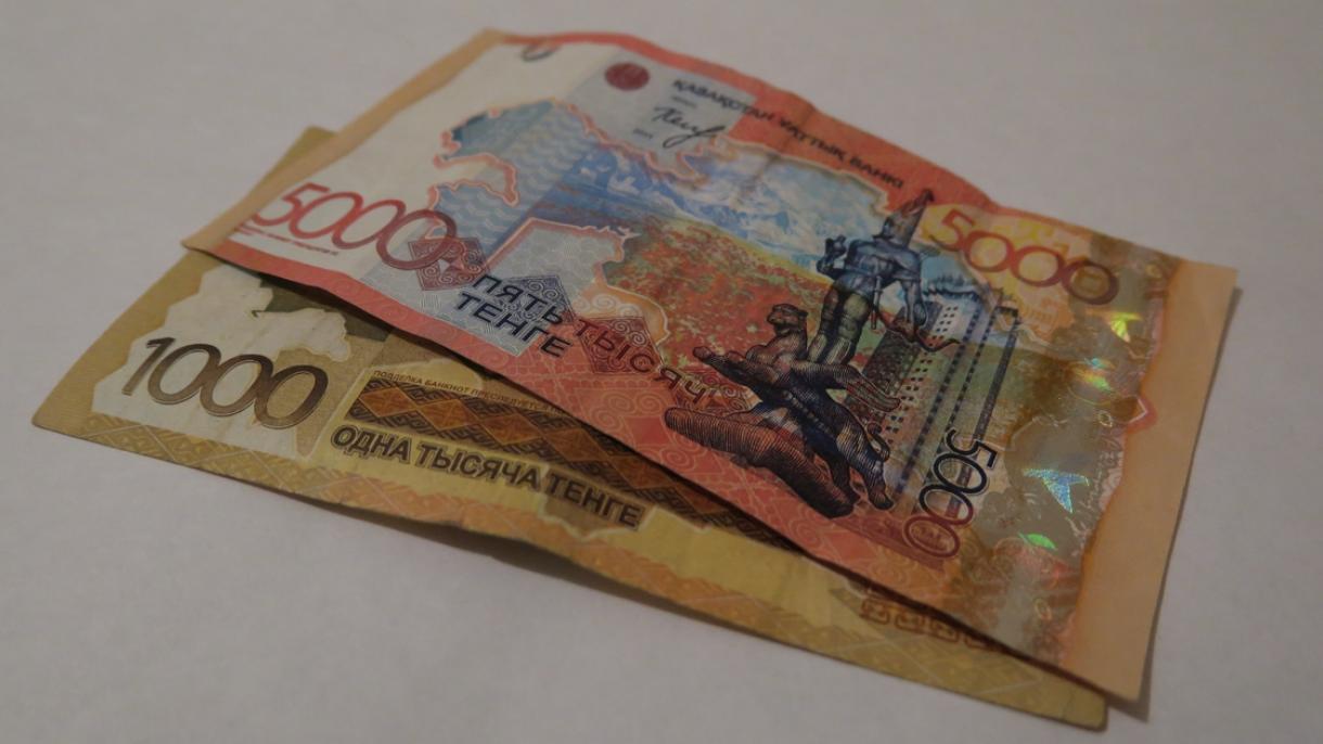 Gazagystan banknotlaryny diňe ene dilinde çykarar