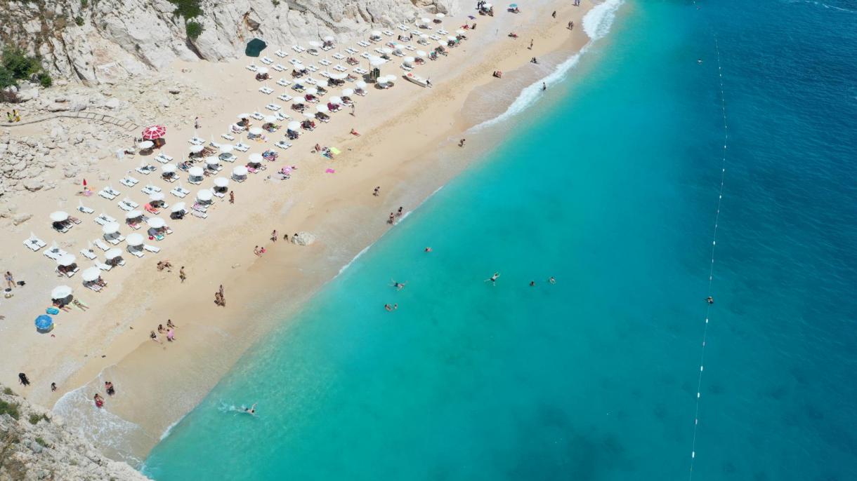 Antalyaya hava yolu ilə gələn turist sayında rekord artım