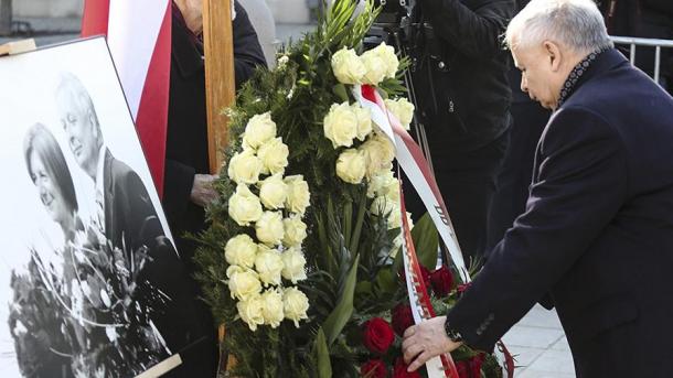 A szmolenszki légikatasztrófára emlékeztek Lengyelországban