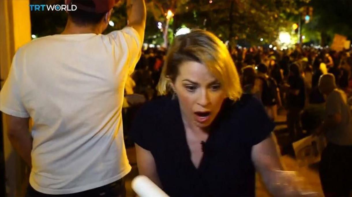 اصابت گلوله های پلاستیکی به خبرنگاران تی‌آر‌تی در جریان پوشش اعتراضات در آمریکا