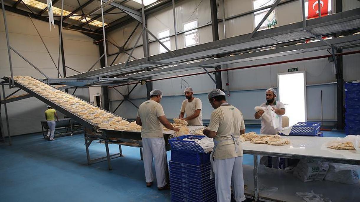 بنیاد ترکیه ای حدود 300 میلیون قرص نان بین مردم سوریه توزیع کرد