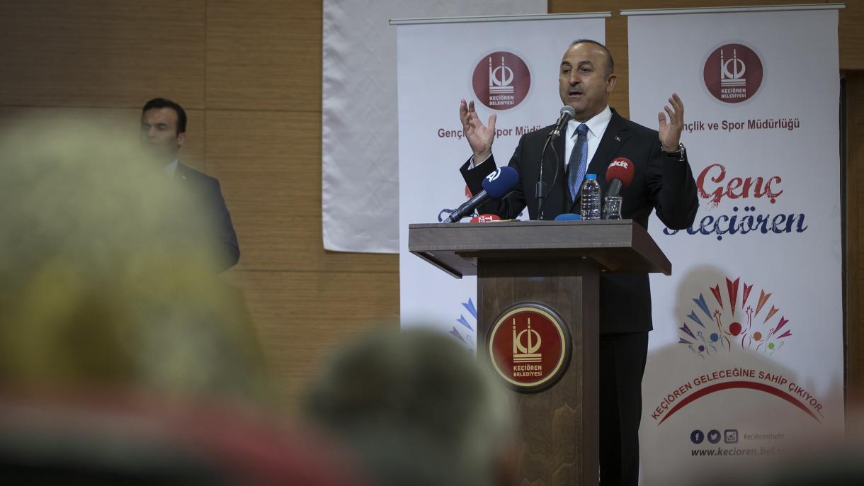 Çavuşoğlu se reunirá na Holanda com os cidadãos turcos
