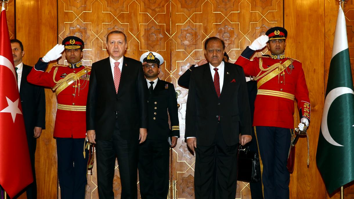 Presidente Erdogan in visita ufficiale nella capitale pakistana Islamabad