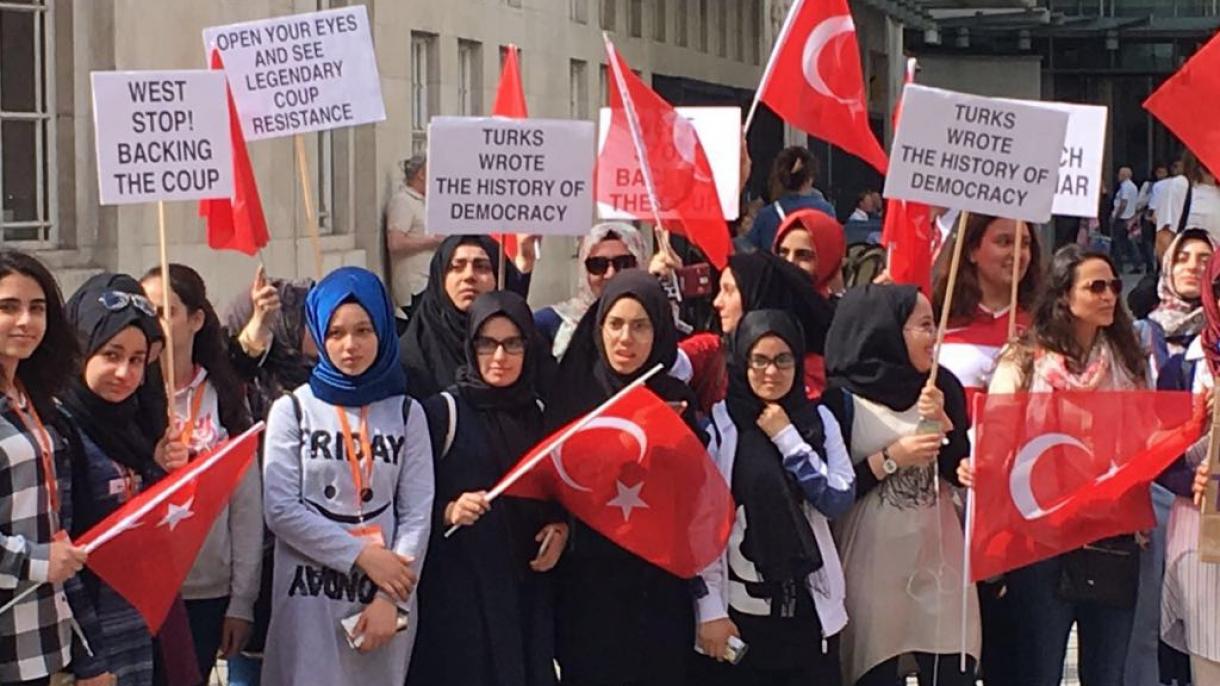 türk öğrenci birliği bbc'yi protesto etti.jpg