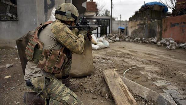 Un soldado cae mártir en tiroteo con terroristas del PKK en Mardin