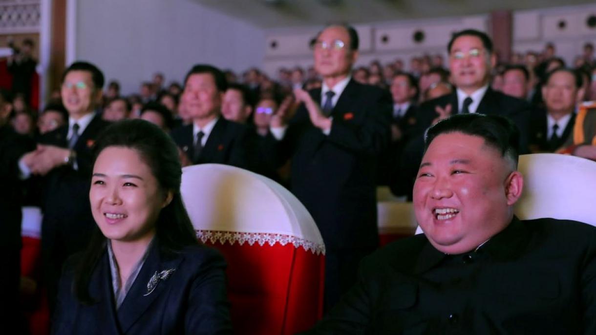 Riappare la moglie di Kim Jong Un dopo un anno di assenza