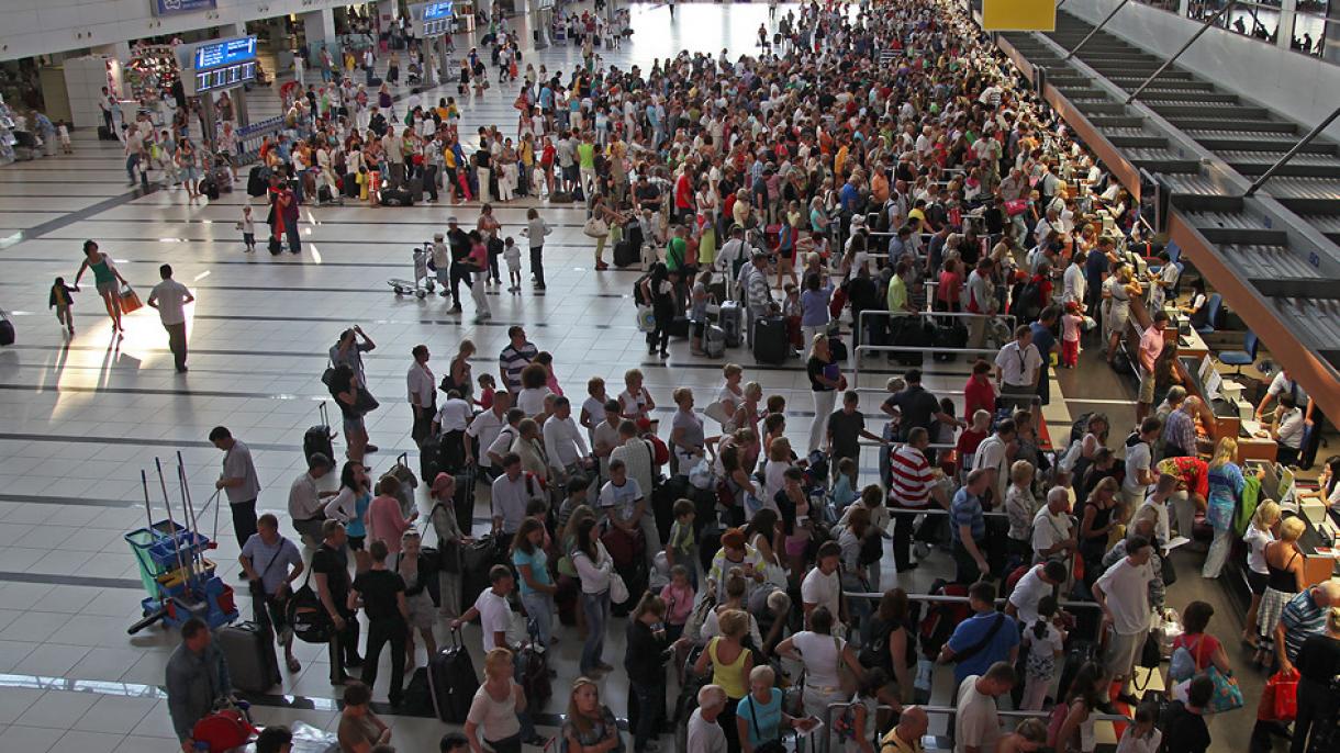 旅游禁令解除后 俄罗斯游客纷纷涌向土耳其