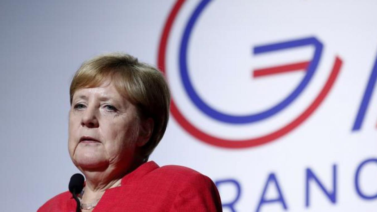 Merkel: "Tutti vogliono una soluzione negoziata con Iran"