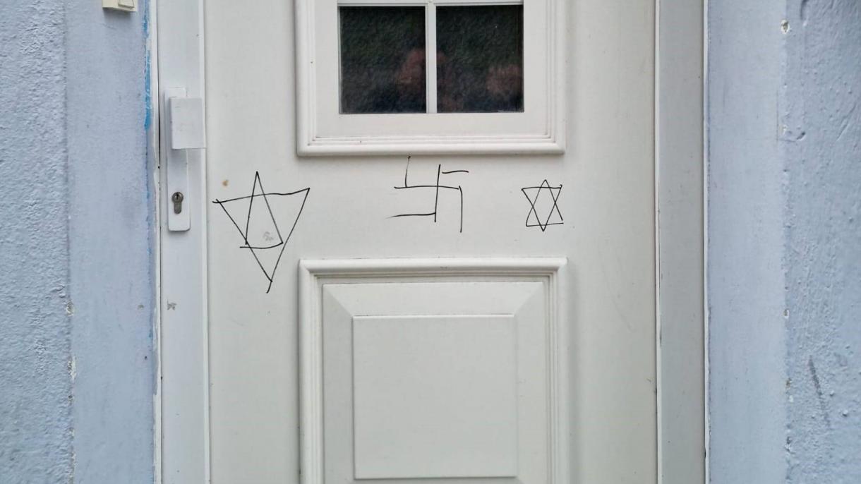 جرمنی میں مسجد کی بے حرمتی،دروازے پر نشان داود کی علامات بنادی گئیں
