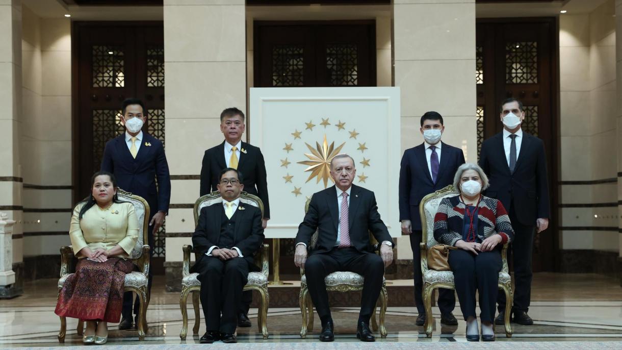 Президент Эрдоган ишеним грамоталарын кабыл алды