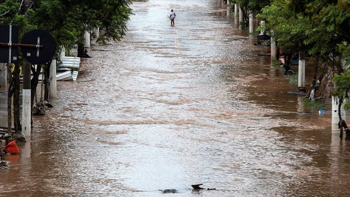 10-re emelkedett szélsőséges esőzések áldozatainak száma Brazíliában