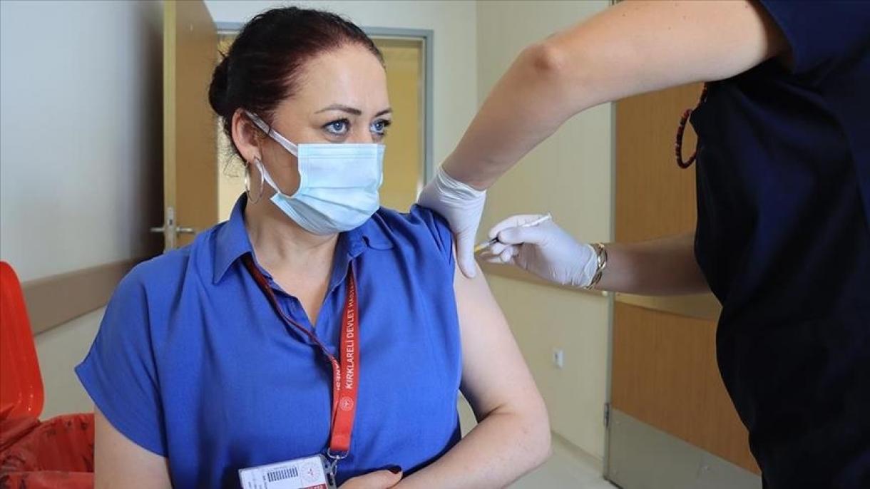 Συνεχίζεται ο εμβολιασμός κατά του Covid-19 στην Τουρκία