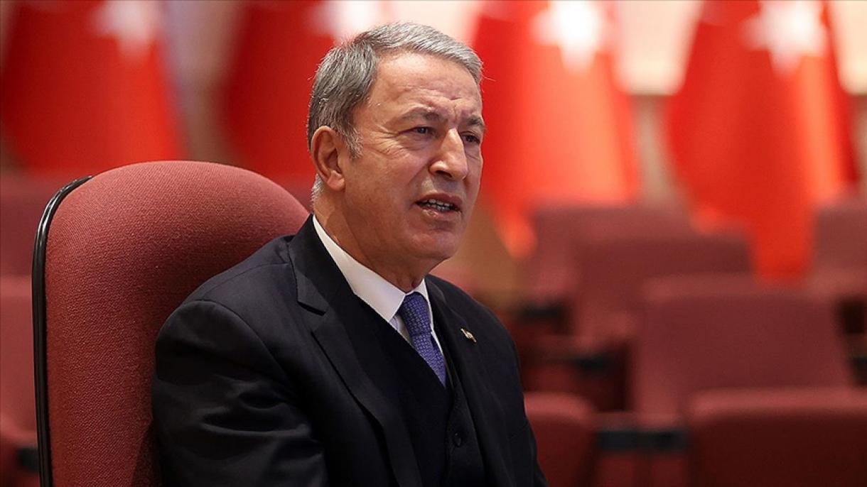 Le ministre turc de la Défense, Akar condamne les sanctions américaines contre Ankara