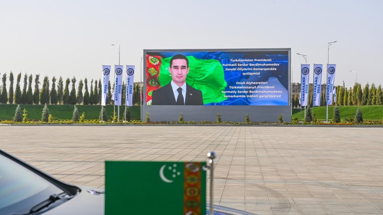 Özbekistan Serdar Berdimuhammedov karşılama töreni Türkmenistan1.jpg
