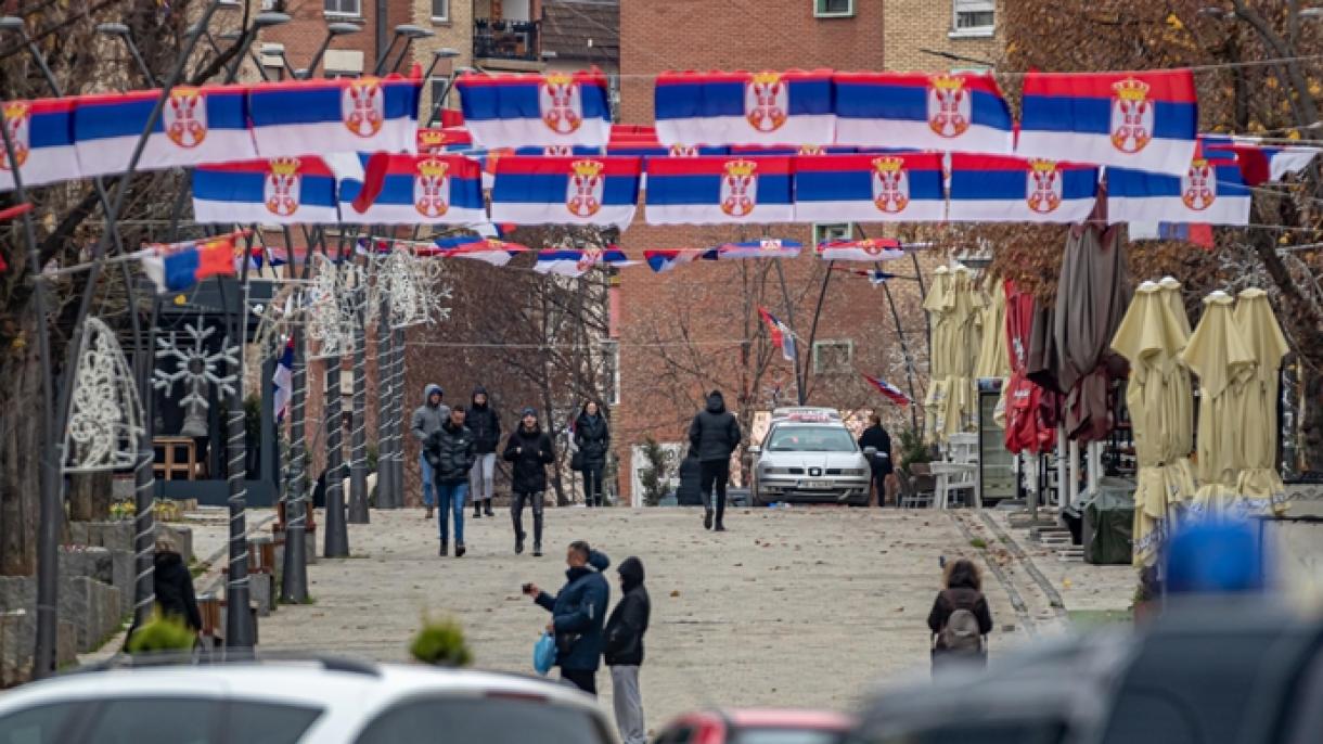 Los serbios establecieron una barricada nueva en el norte de Kosovo