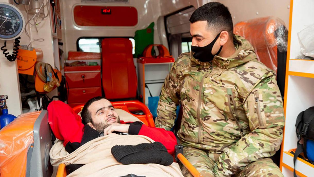 27名阿塞拜疆受伤军人被接到土耳其治疗
