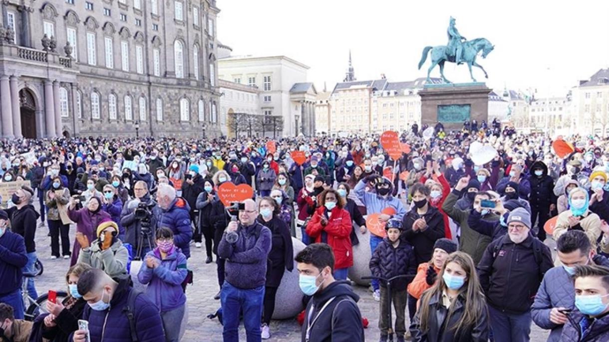 丹麦示威者抗议遣返叙利亚难民