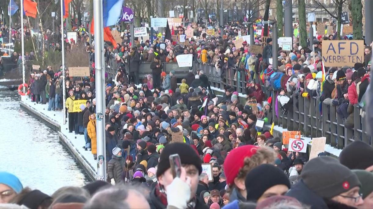 Körülbelül 100 ezren tüntettek a rasszizmus és a szélsőjobb ellen a németországi Münchenben