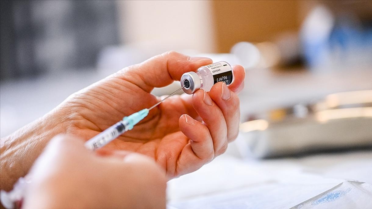 Nyilvántartásba veszi Spanyolország a védőoltást elutasítókat