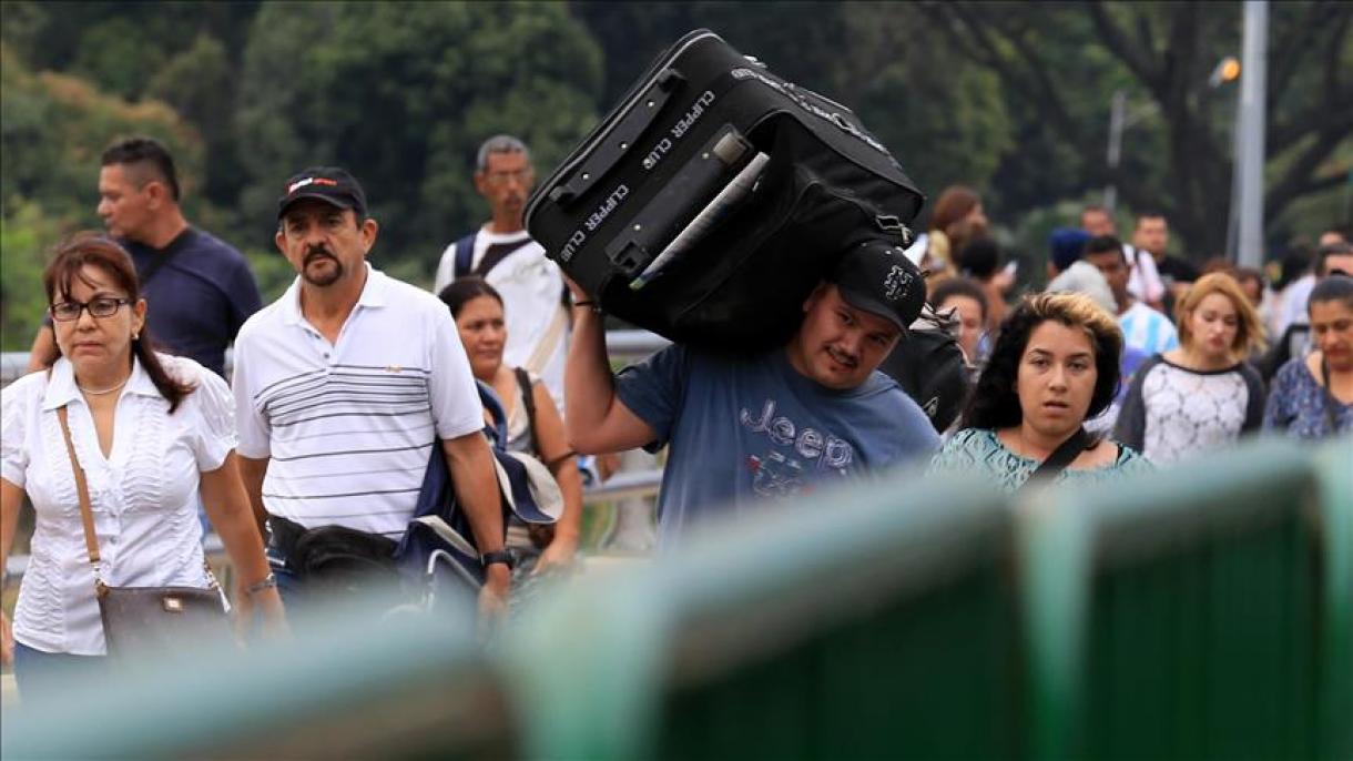 Ecuador crea un corredor humanitario para venezolanos