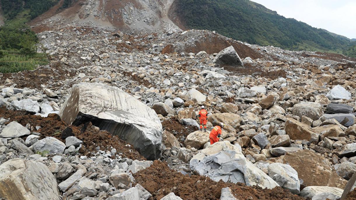 玻利维亚山体滑坡已致11人死亡