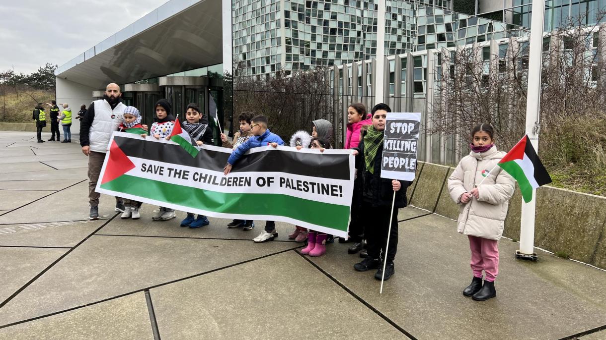 Crianças marcharam pela Palestina junto da sede do Tribunal Penal Internacional em Haia