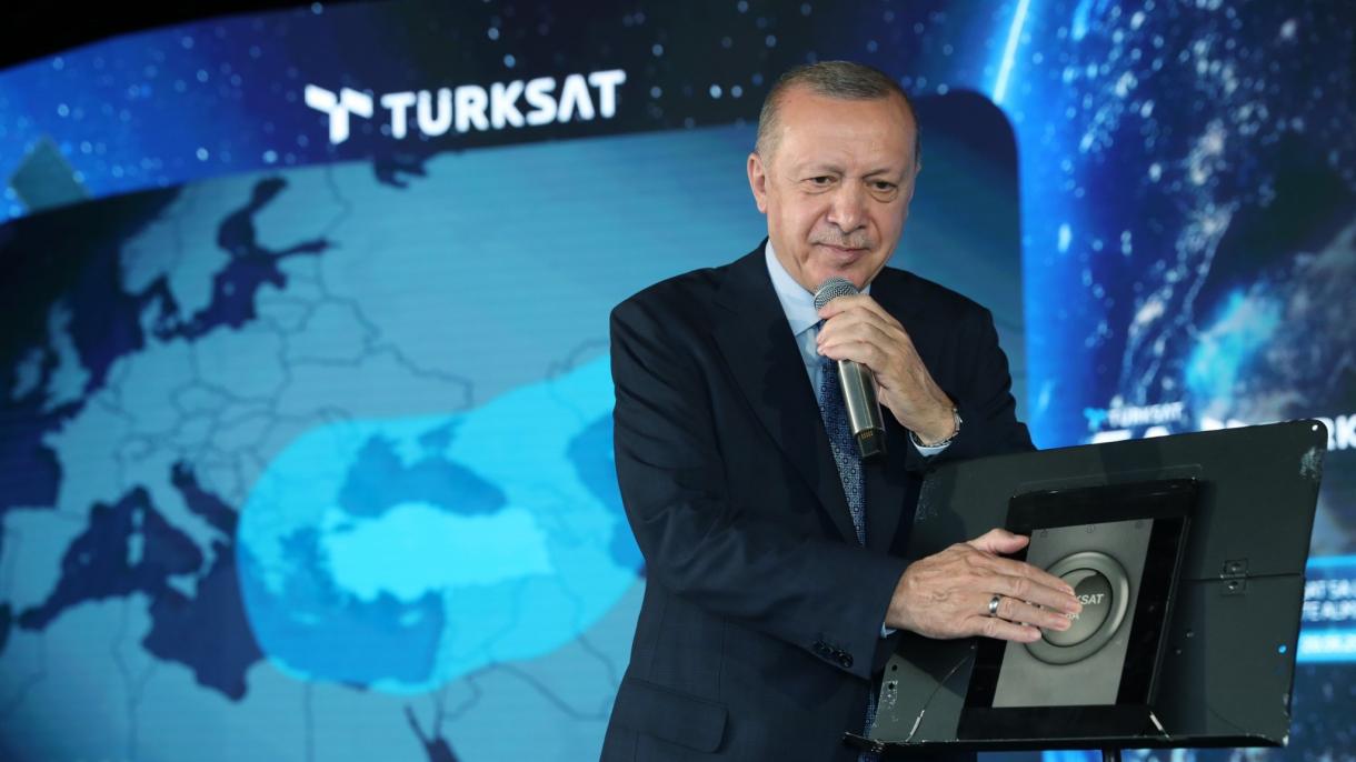 Cumhurbaşkanı Erdoğan TÜRKSAT 5A Uydusu Hizmete Alma Töreni2.jpg