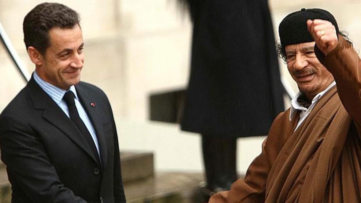 リビアのカダフィ大佐 サルコジ前大統領に資金援助か リビアのカダフィ大佐 サルコジ前大統領に資金援助か