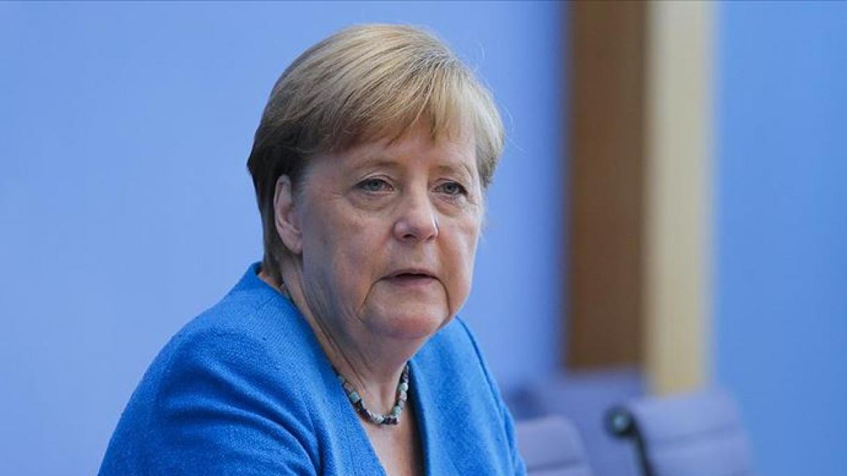 Angela Merkel: ‘‘Türkiyәyә dәstәk vermәyә davam etmәliyik’’