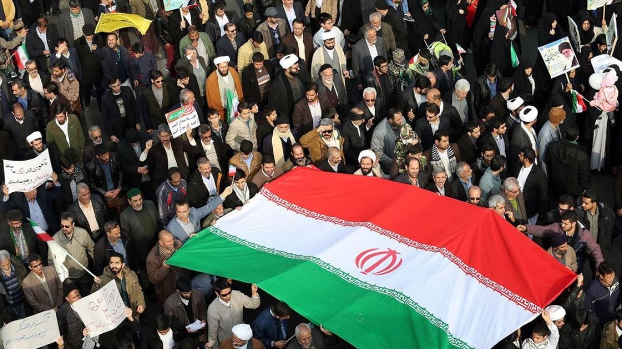وزیر کشور ایران با سوالات روزنامه نگاران غافلگیر شد